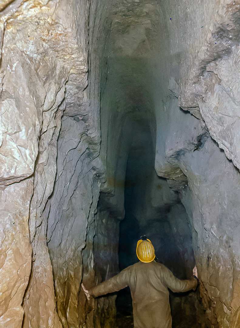 Enlarged Coffin level in cartgate Hillocks Mine 70, submitted by Dickie Bird on 20-03-2026.
© Richard Bird Enlarged Coffin level in cartgate Hillocks Mine 70